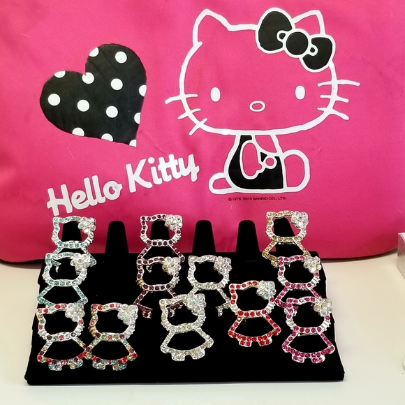 3/$30🦋 Hello Kitty Rhinestone Adjustable  Ring New - Picture 3 of 3